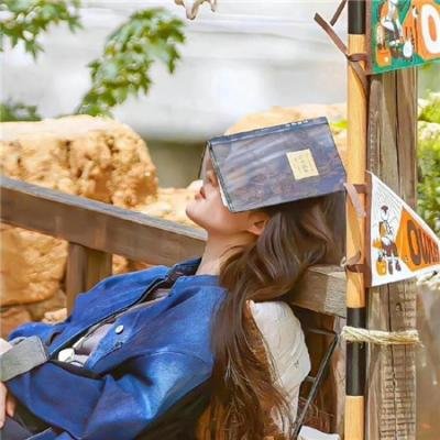 玛丽莲有深黑之眸
